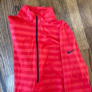 Nike Pull Over